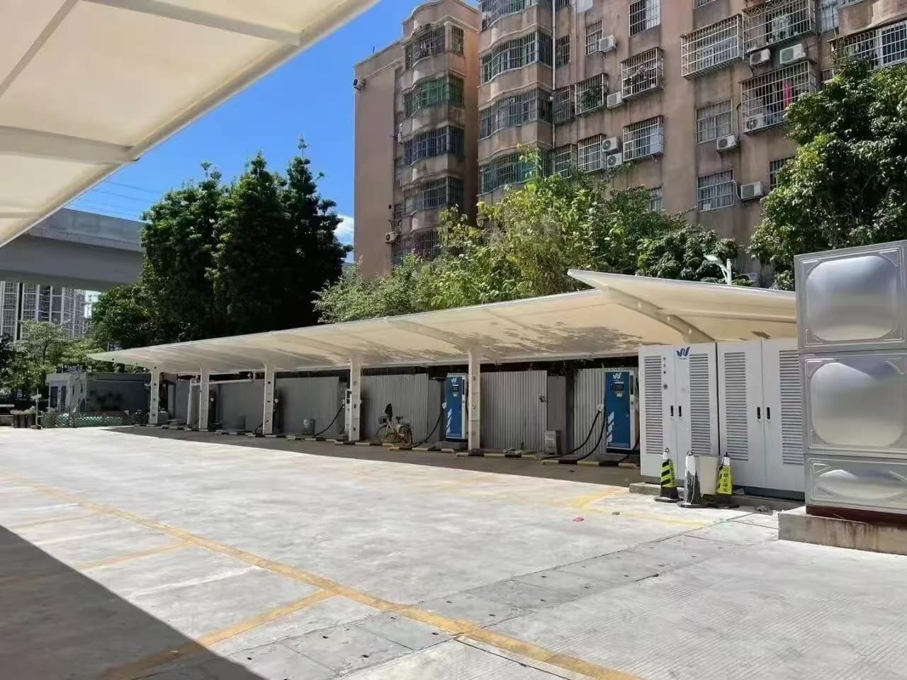 膜结构车棚（待替换）